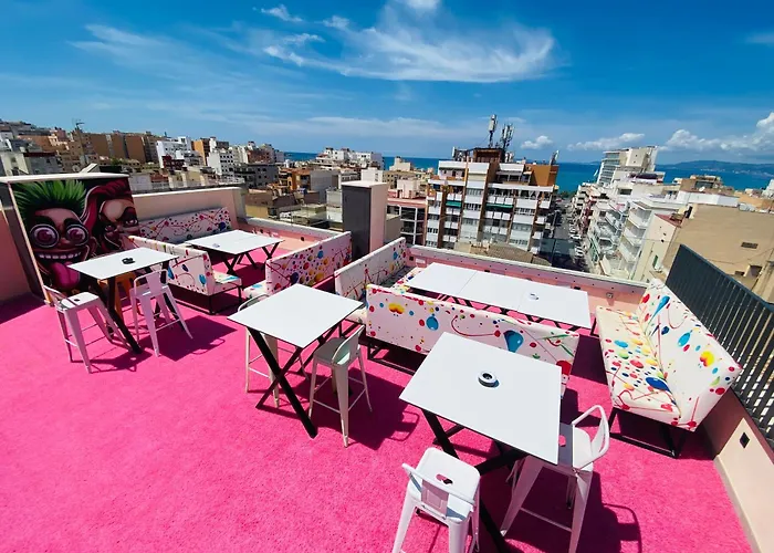 We Street Hostel - Albergue El Arenal 